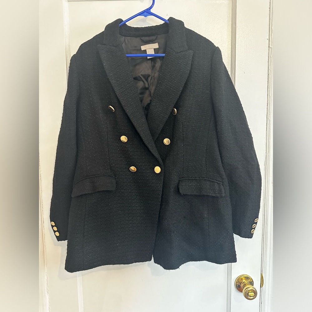 H&M boucle blazer with gold buttons. Size large.